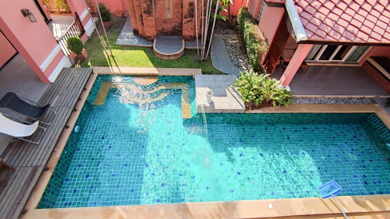 พระตำหนักวิลล่า 10 ห้องนอน พร้อมสระว่ายน้ำส่วนตัว Pattaya Exterior foto